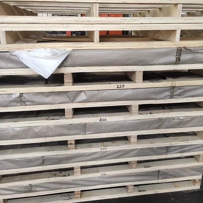 Hoja de aluminio perforada de la capa del PE/PVDF para la decoración