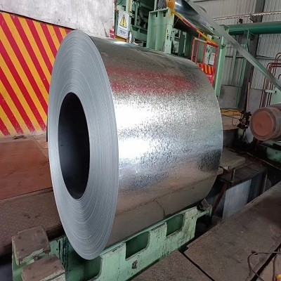 Z275 prepintó la techumbre de acero galvanizada del metal de la bobina cubre los materiales de construcción