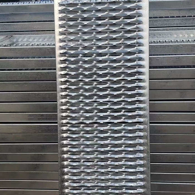 Hojas antis perforadas de la placa de la resbalón de la boca del cocodrilo para la escalera y el piso