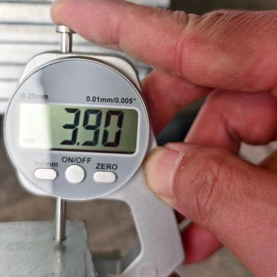 Ángulos y canales de acero galvanizado sumergido en caliente recubrimiento de zinc 20-30uM