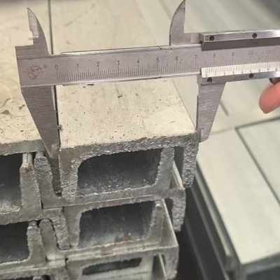 Acero estructural de carbono de canal C con sección de fluido para construcción y maquinaria