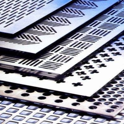 Hoja perforada de aluminio inoxidable SUS301 debajo 1500m m