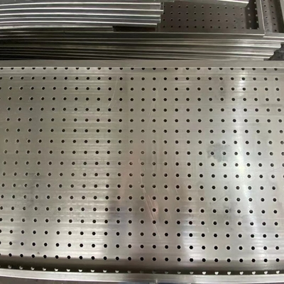 la perforación rectangular galvanizada decoración de la coronilla del grueso de 1.0m m ranuró la hoja de aluminio