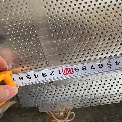 La obra clásica alteró la hoja de metal de aluminio ranurada para la construcción, suelo