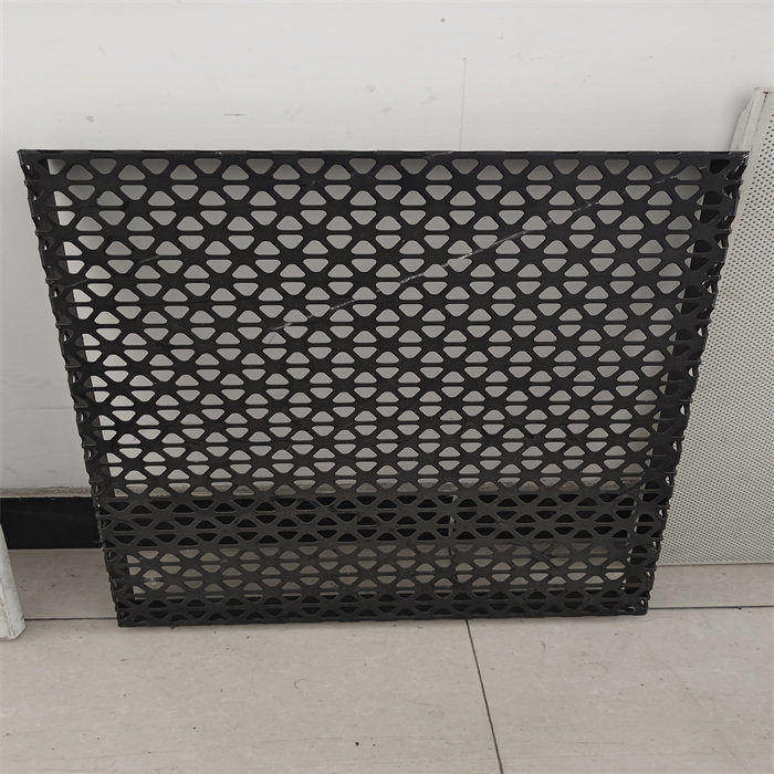 Chapa perforada del hierro galvanizado del agujero triangular para la decoración