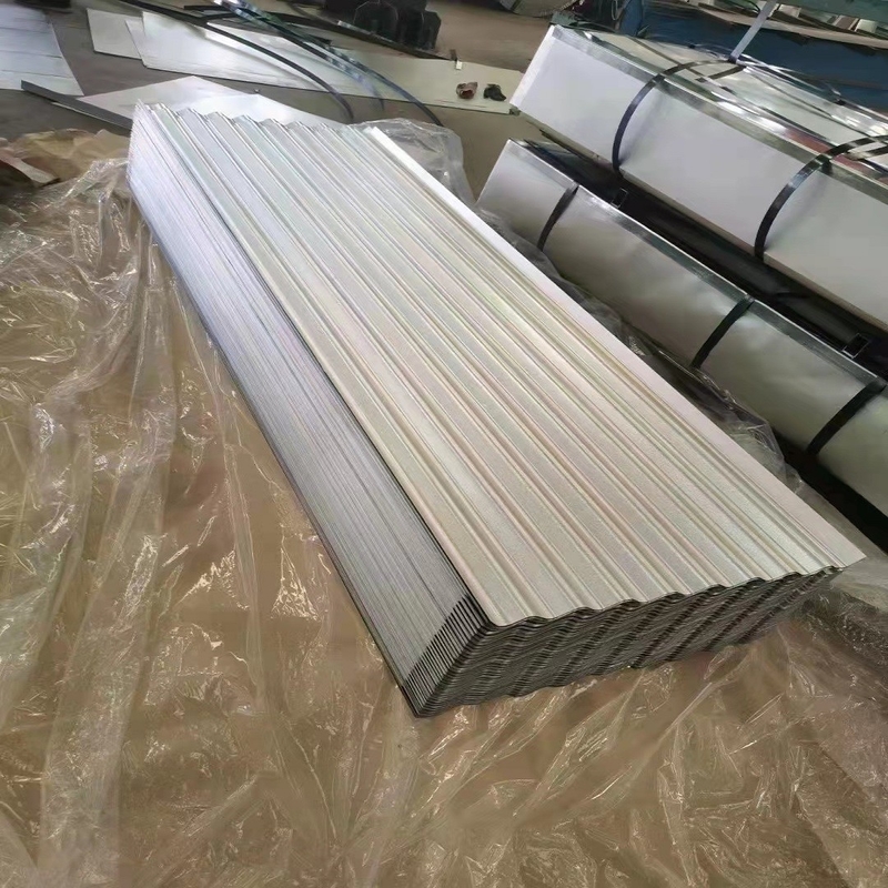 El color de PPGI cubrió la hoja acanalada de la techumbre del metal galvanizada presionando la teja